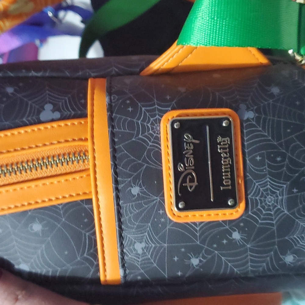 A loungefly backpack is new - Picture 2 of 4